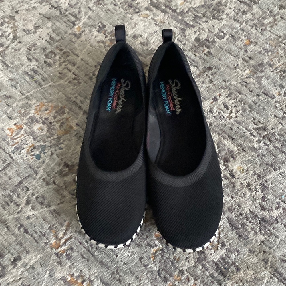 Skechers stretch fit slip ons